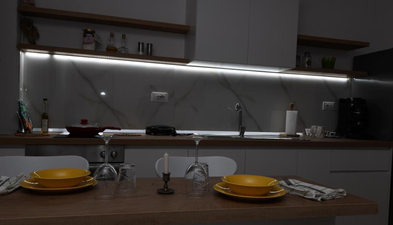 Rondine Studio Apartment Tirana Zewnętrze zdjęcie