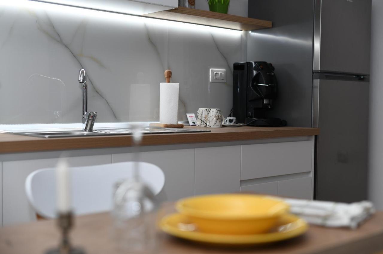 Rondine Studio Apartment Tirana Zewnętrze zdjęcie