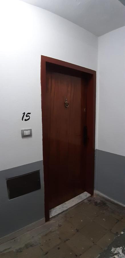 Rondine Studio Apartment Tirana Zewnętrze zdjęcie