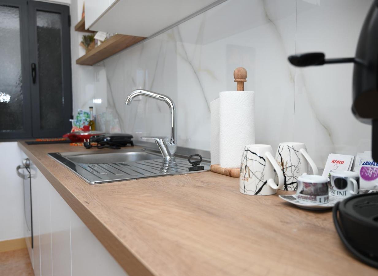 Rondine Studio Apartment Tirana Zewnętrze zdjęcie