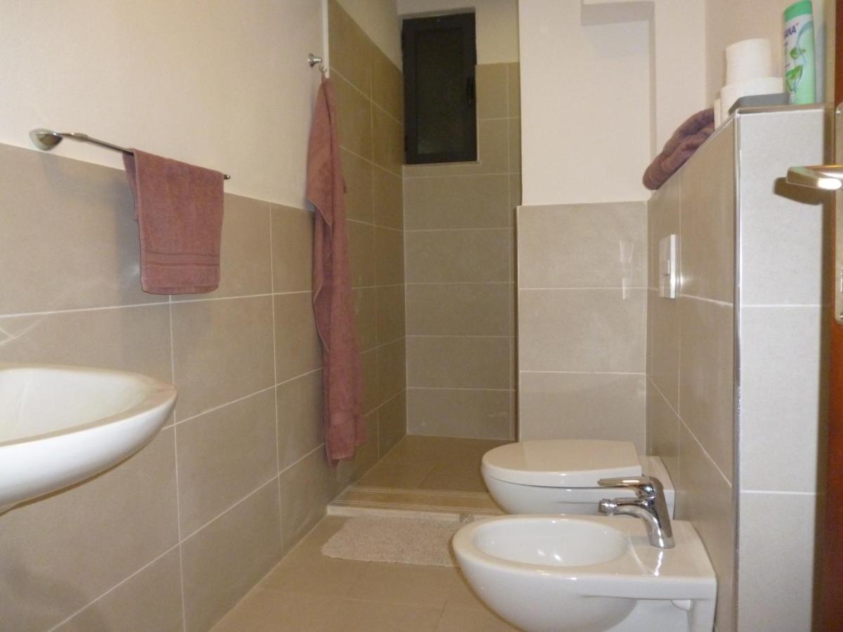 Rondine Studio Apartment Tirana Zewnętrze zdjęcie